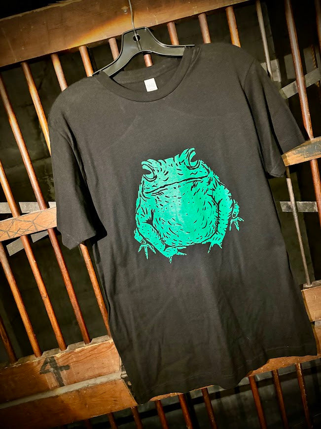 Chonky toad tee.