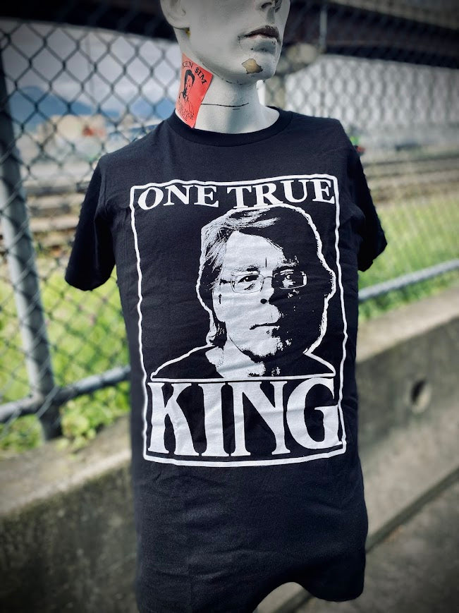 Stephen King, One True King t-shirt.
