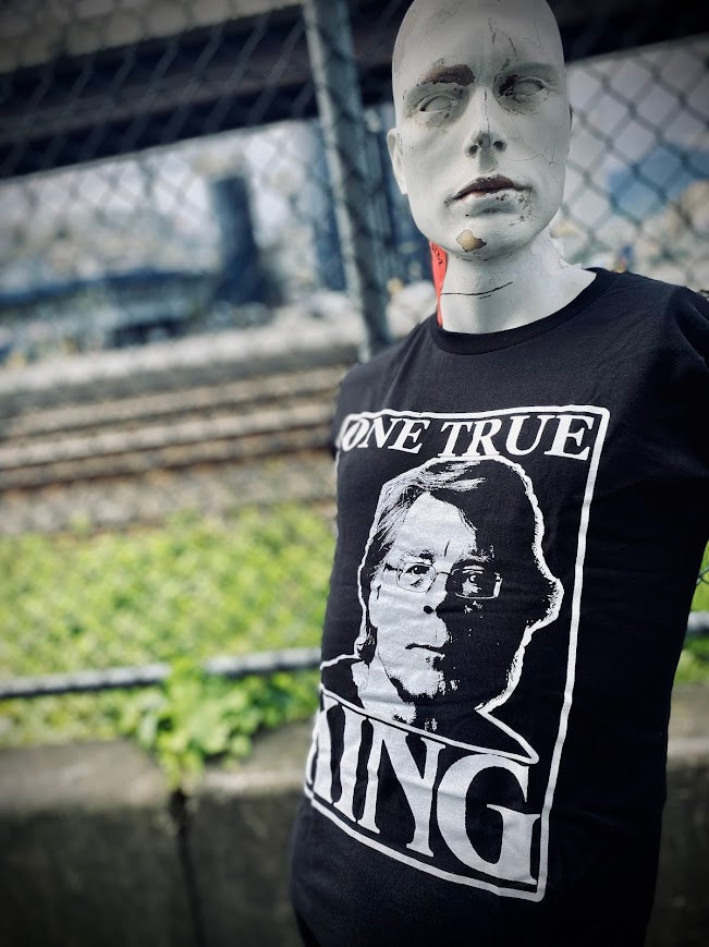 Stephen King, One True King t-shirt.