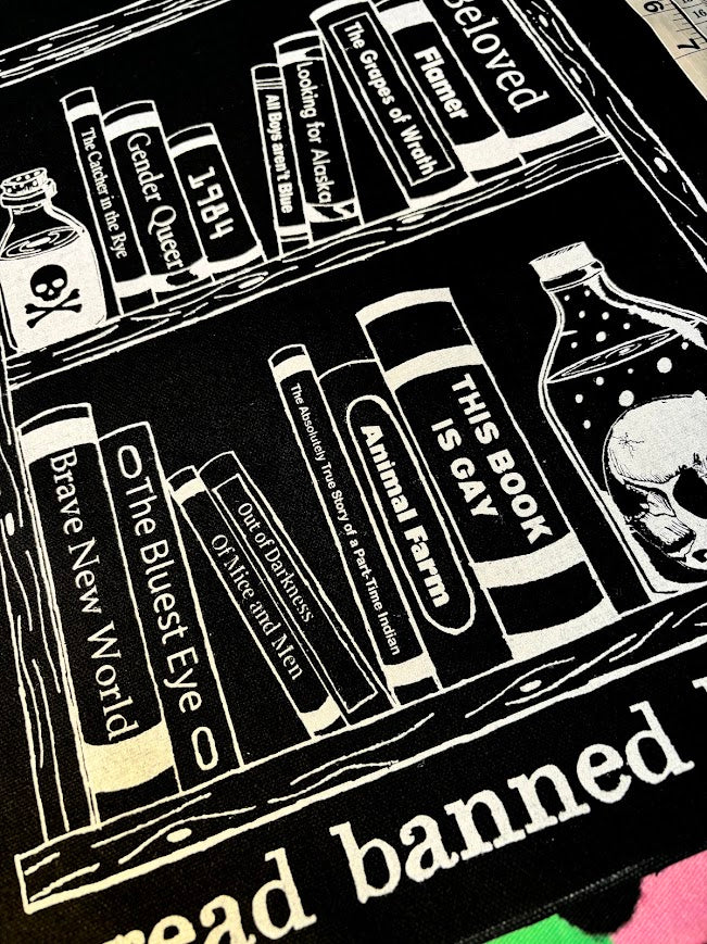 Read banned books: Library back patch