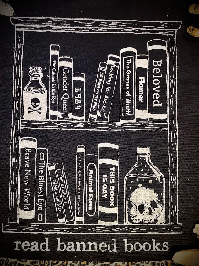 Read banned books: Library back patch