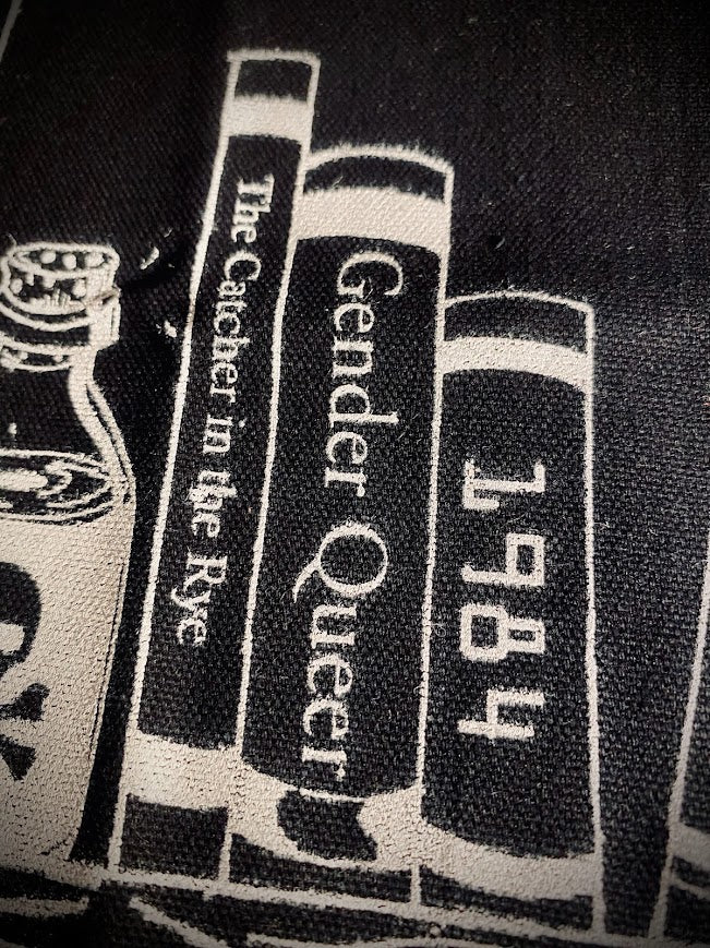 Read banned books: Library back patch