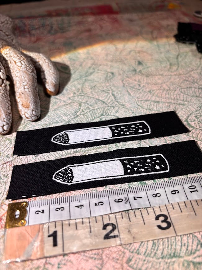 Pair of cigarettes mini patch