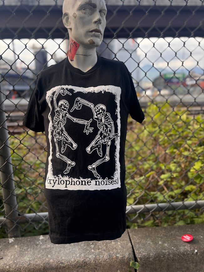 Dancing Skeletons make xylophone noises t-shirt