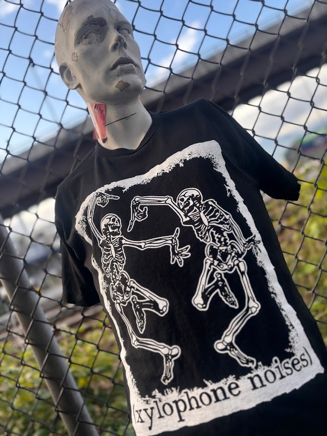 Dancing Skeletons make xylophone noises t-shirt