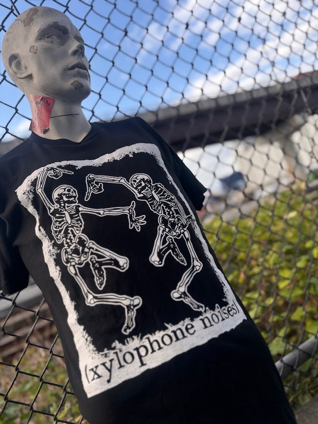Dancing Skeletons make xylophone noises t-shirt