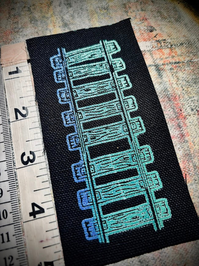 Short train track patch